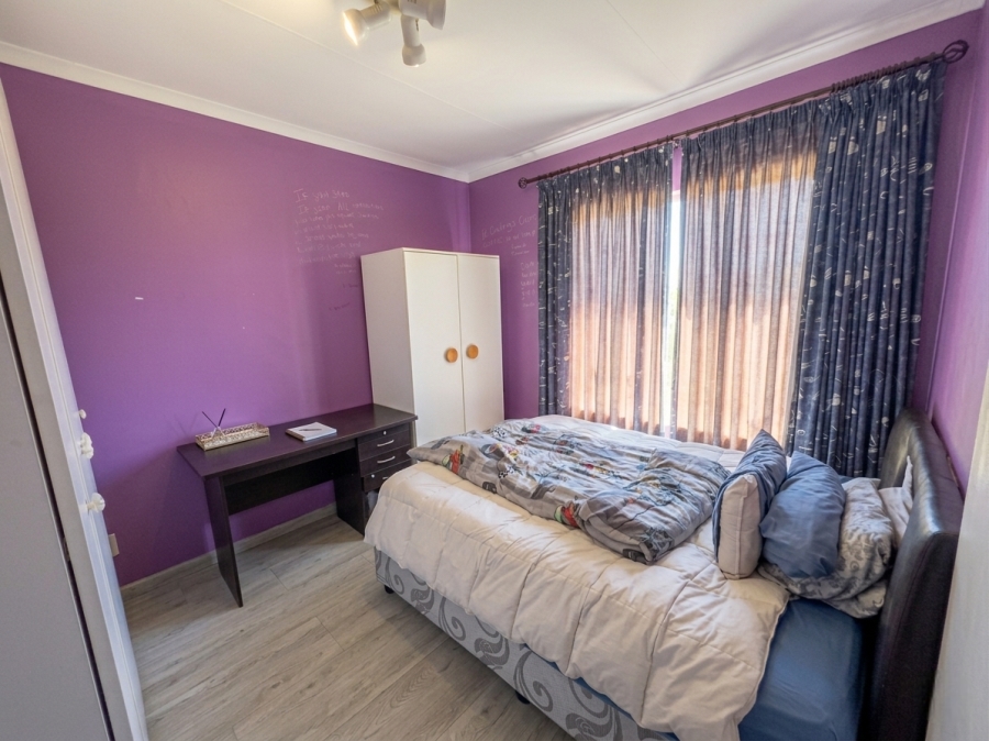 To Let 3 Bedroom Property for Rent in Bothasig Western Cape